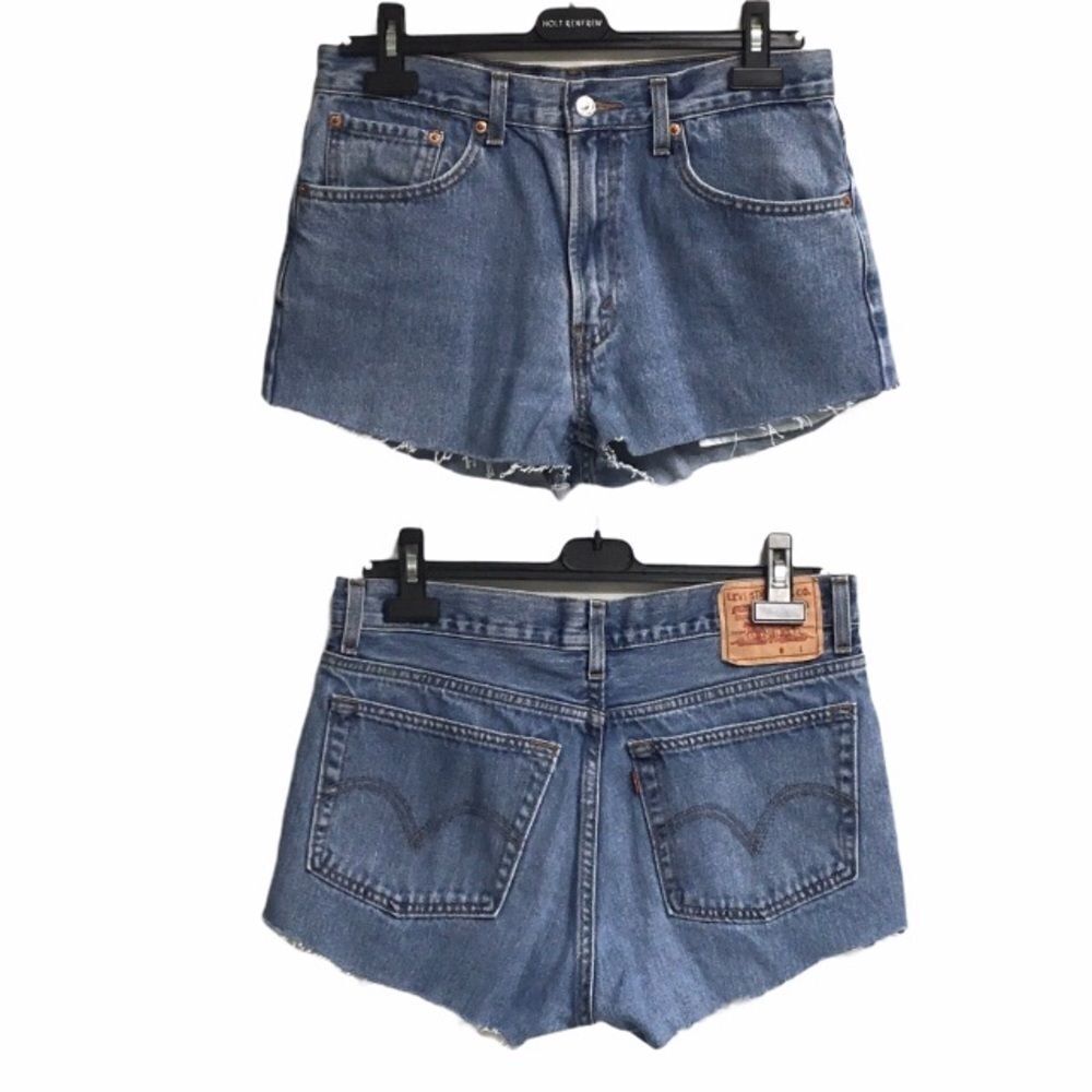 LEVI’s Vintage Cut Off High Rise Denim Shorts Blue 31